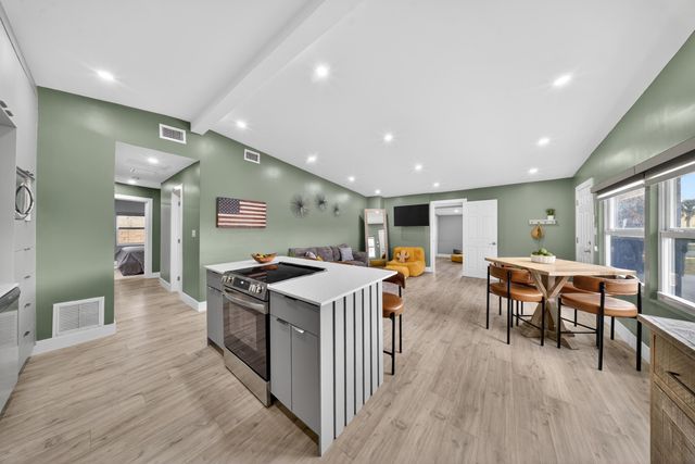 801 SE 15th Street, Stuart, FL 34994