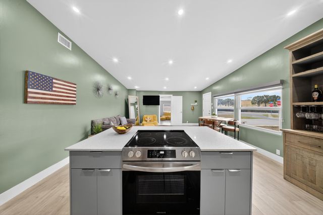 801 SE 15th Street, Stuart, FL 34994