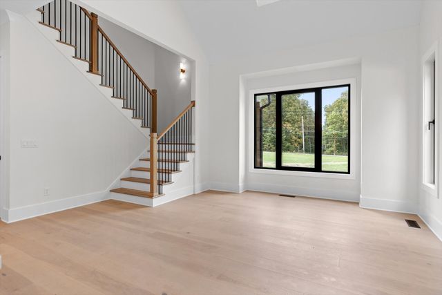 7558 Sawyer Road, Signal Mountain, TN 37377