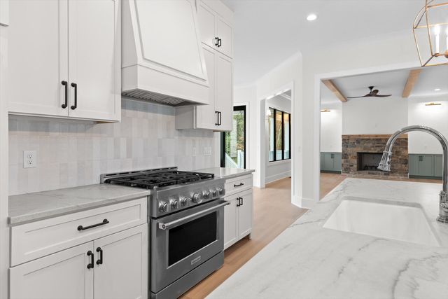 7558 Sawyer Road, Signal Mountain, TN 37377