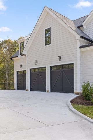 7558 Sawyer Road, Signal Mountain, TN 37377