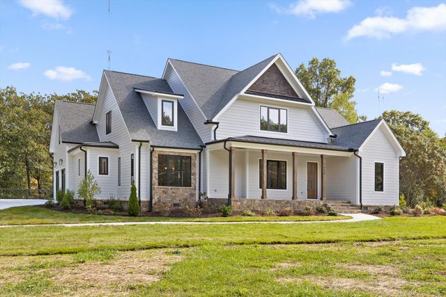 7558 Sawyer Road, Signal Mountain, TN 37377