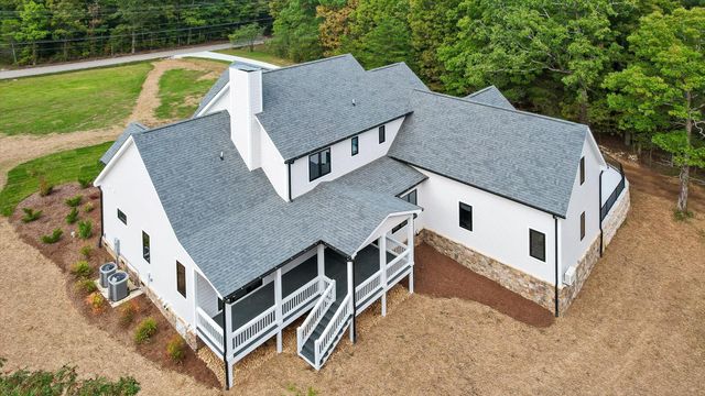 7558 Sawyer Road, Signal Mountain, TN 37377