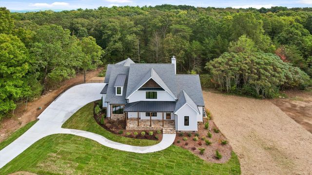 7558 Sawyer Road, Signal Mountain, TN 37377