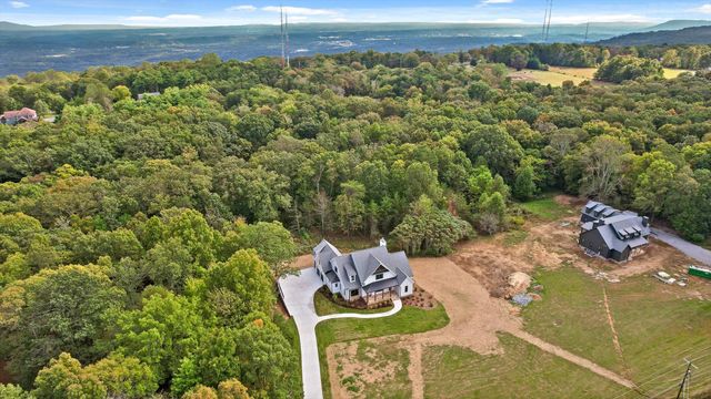 7558 Sawyer Road, Signal Mountain, TN 37377