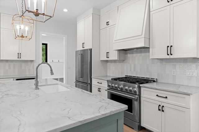 7558 Sawyer Road, Signal Mountain, TN 37377