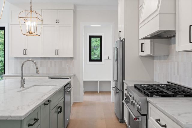 7558 Sawyer Road, Signal Mountain, TN 37377