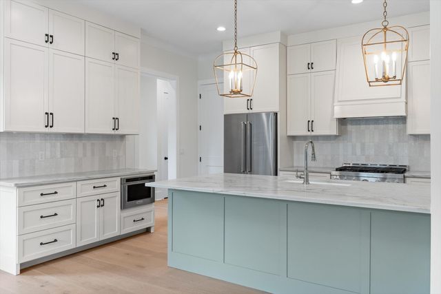 7558 Sawyer Road, Signal Mountain, TN 37377