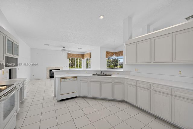 169 SE Whitmore Dr, Port St. Lucie, FL 34984