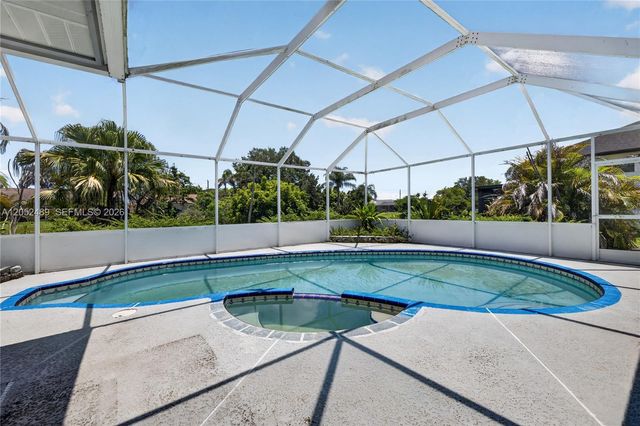 169 SE Whitmore Dr, Port St. Lucie, FL 34984