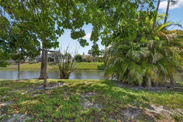 169 SE Whitmore Dr, Port St. Lucie, FL 34984