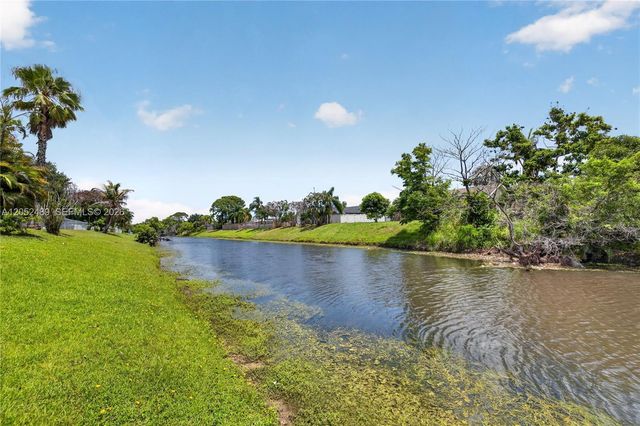169 SE Whitmore Dr, Port St. Lucie, FL 34984