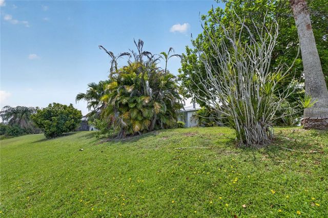 169 SE Whitmore Dr, Port St. Lucie, FL 34984