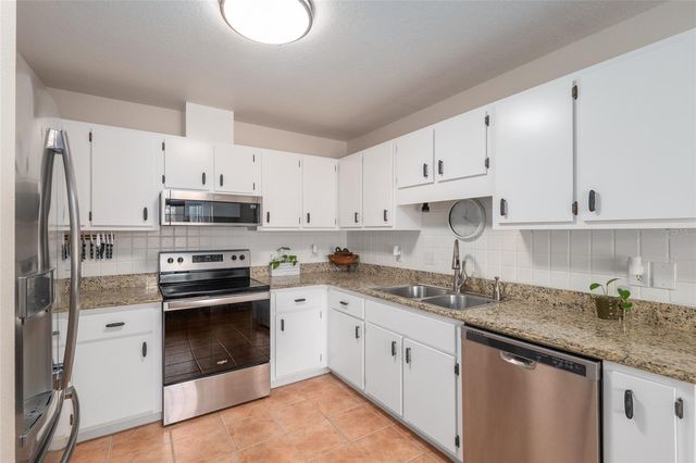 12094 SE 60TH AVENUE ROAD, Belleview, FL 34420