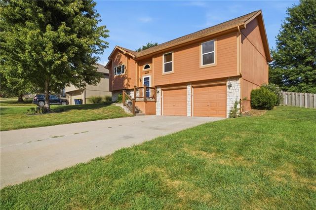 11421 N Kentucky Avenue, Kansas City, MO 64157