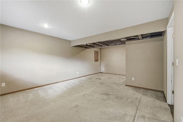 11421 N Kentucky Avenue, Kansas City, MO 64157