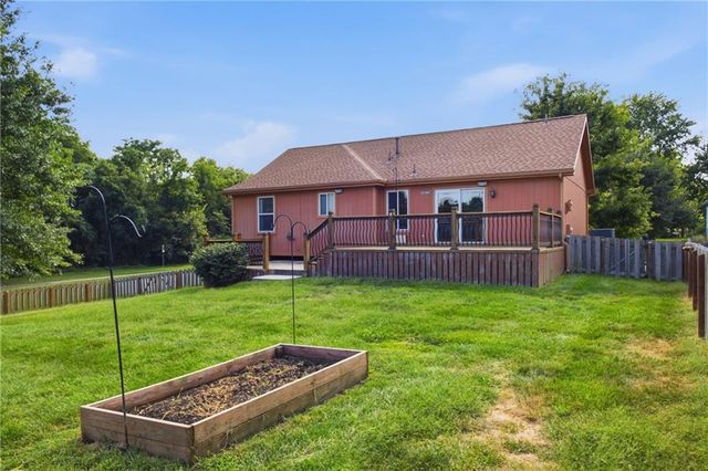 11421 N Kentucky Avenue, Kansas City, MO 64157