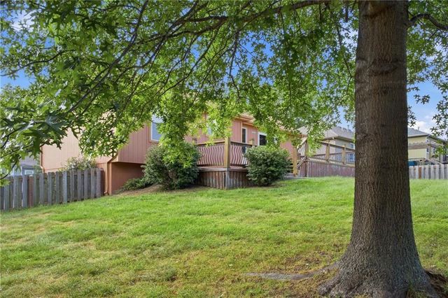 11421 N Kentucky Avenue, Kansas City, MO 64157