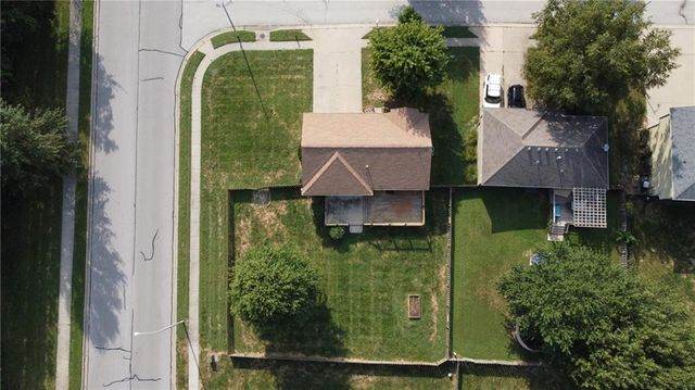 11421 N Kentucky Avenue, Kansas City, MO 64157