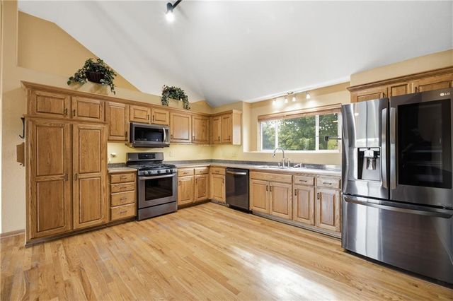 11421 N Kentucky Avenue, Kansas City, MO 64157