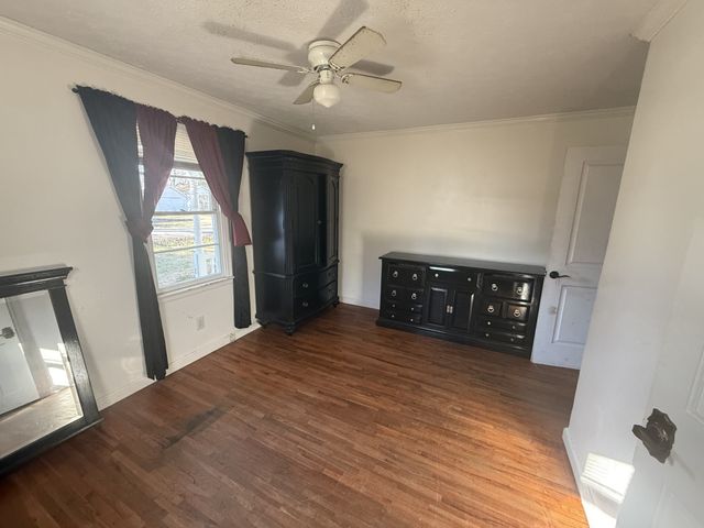 716 N Cedar St, Winchester, TN 37398