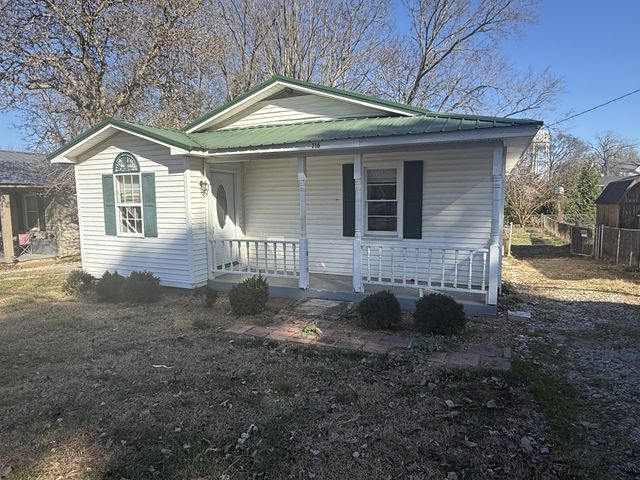 716 N Cedar St, Winchester, TN 37398