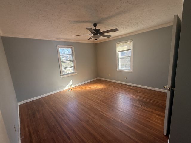 716 N Cedar St, Winchester, TN 37398