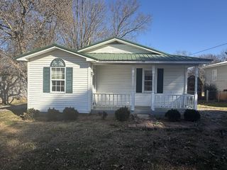 716 N Cedar St, Winchester, TN 37398