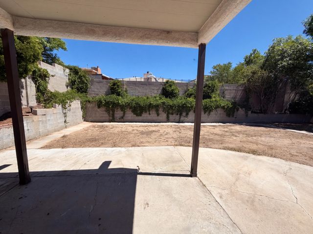 8804 Pony Express Trail NE, Albuquerque, NM 87109