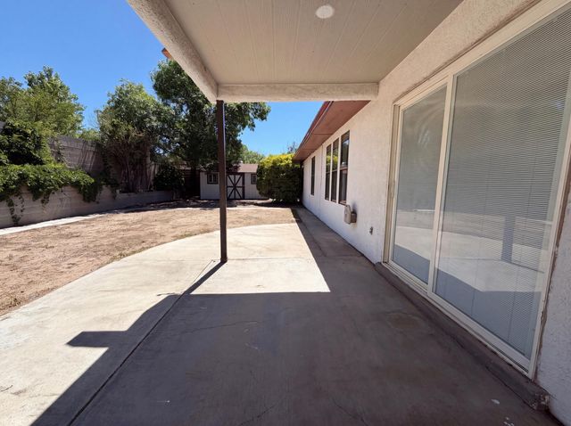 8804 Pony Express Trail NE, Albuquerque, NM 87109