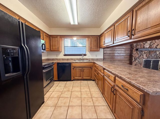 8804 Pony Express Trail NE, Albuquerque, NM 87109