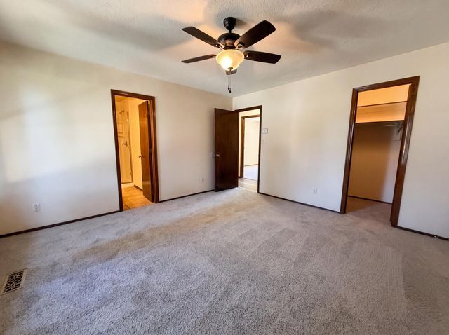 8804 Pony Express Trail NE, Albuquerque, NM 87109