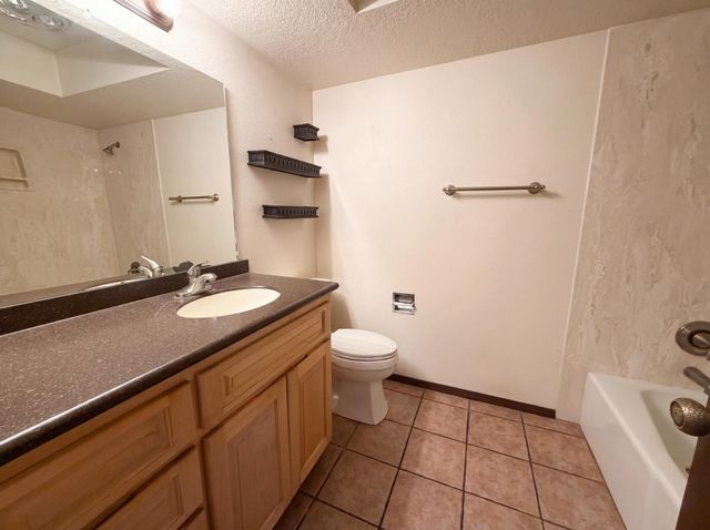 8804 Pony Express Trail NE, Albuquerque, NM 87109