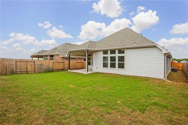 335 Spinnaker LOOP, Kyle, TX 78640