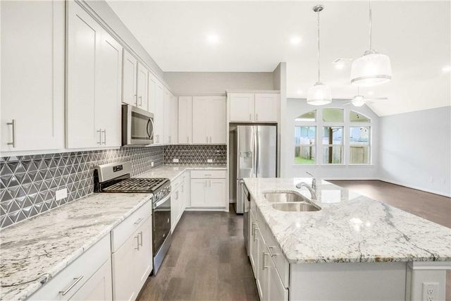 335 Spinnaker LOOP, Kyle, TX 78640