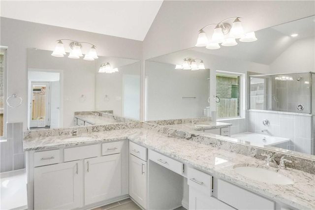 335 Spinnaker LOOP, Kyle, TX 78640