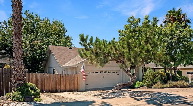 8707 Gaines Ave, Orangevale, CA 95662