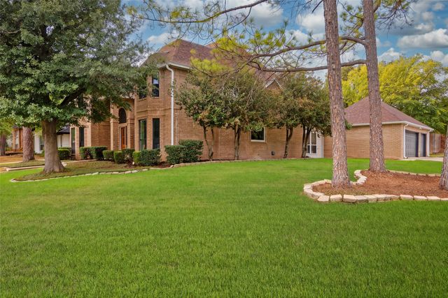 2 Crestwood Drive, Trophy Club, TX 76262