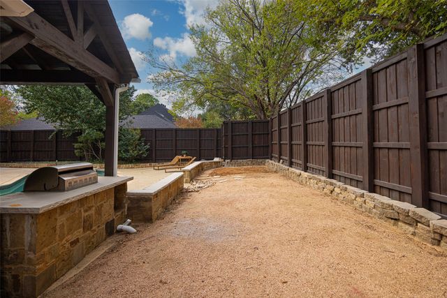 2 Crestwood Drive, Trophy Club, TX 76262