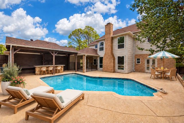 2 Crestwood Drive, Trophy Club, TX 76262