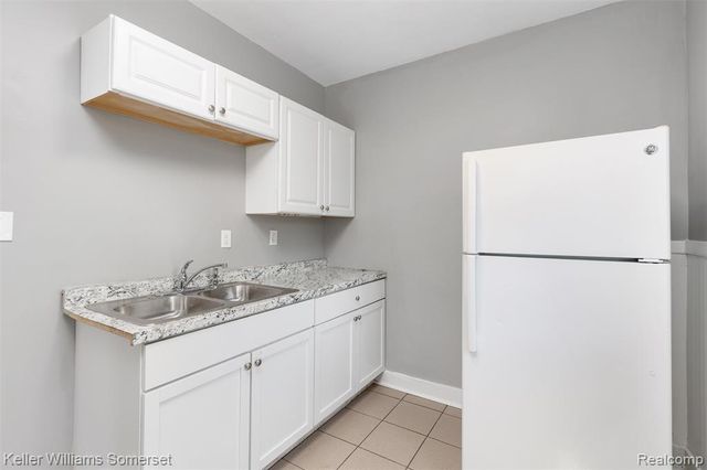 20 Thorpe Street, Pontiac, MI 48341