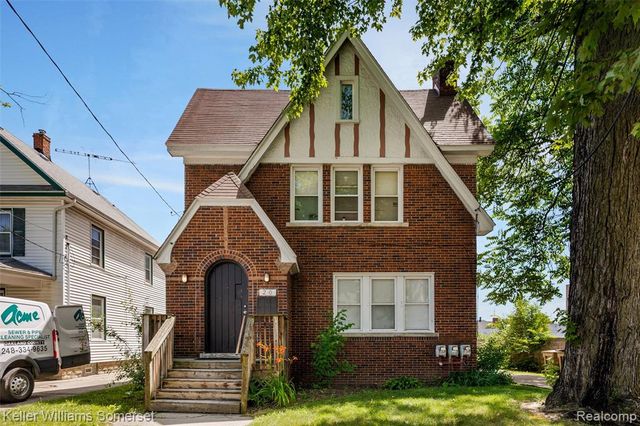20 Thorpe Street, Pontiac, MI 48341