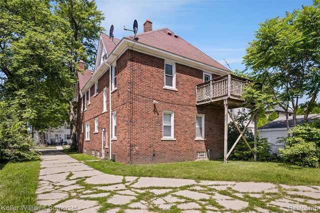 20 Thorpe Street, Pontiac, MI 48341