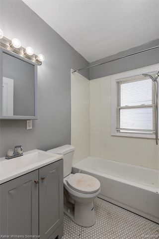 20 Thorpe Street, Pontiac, MI 48341