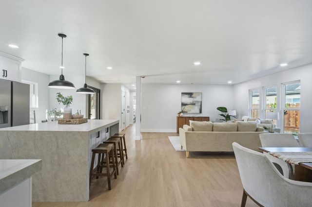 6606 Candlewood Cir, Riverbank, CA 95367