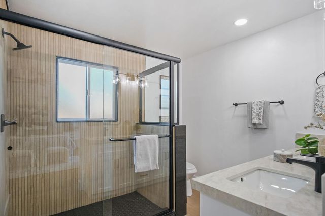 6606 Candlewood Cir, Riverbank, CA 95367