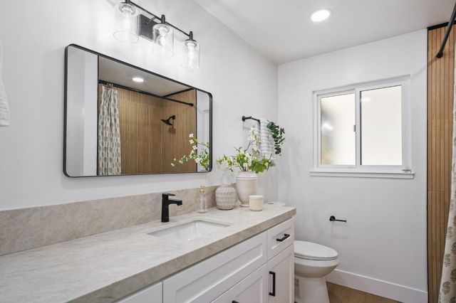 6606 Candlewood Cir, Riverbank, CA 95367