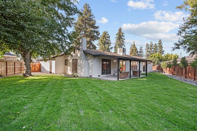 6606 Candlewood Cir, Riverbank, CA 95367