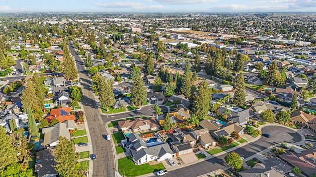 6606 Candlewood Cir, Riverbank, CA 95367