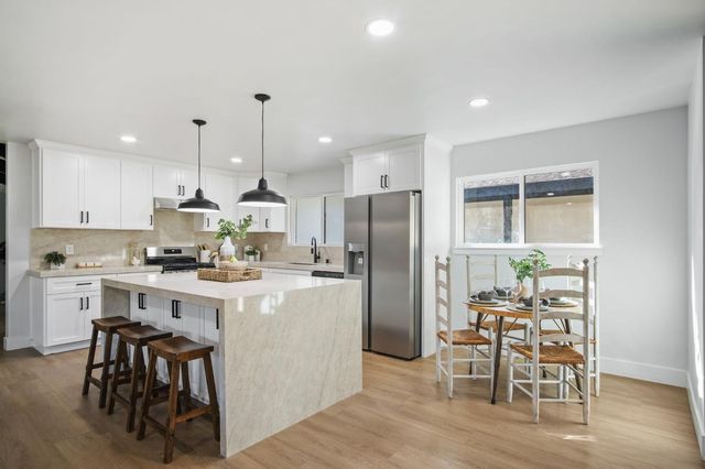 6606 Candlewood Cir, Riverbank, CA 95367